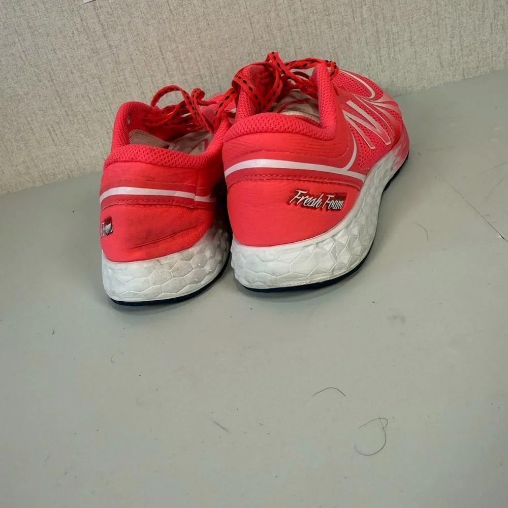New Balance Training Sneakers Women's‎ Size 7.5 Fresh Foam WX822CB2